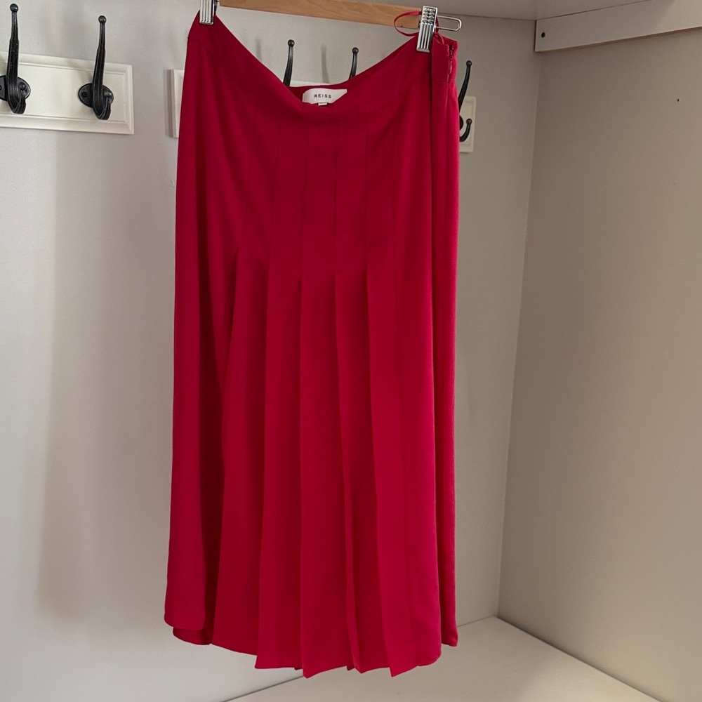 REISS Midi Skirt | Elegant Work Office Career Neutral | Sneaker-worthy too!
